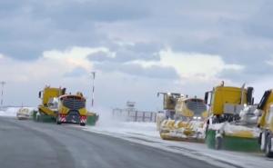 Snijeg izazvao kolaps u Istanbulu: Pogledajte kako se čisti aerodrom